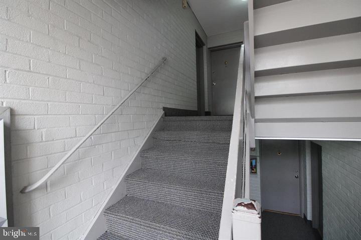 5610 BLOOMFIELD DRIVE Unit: 101