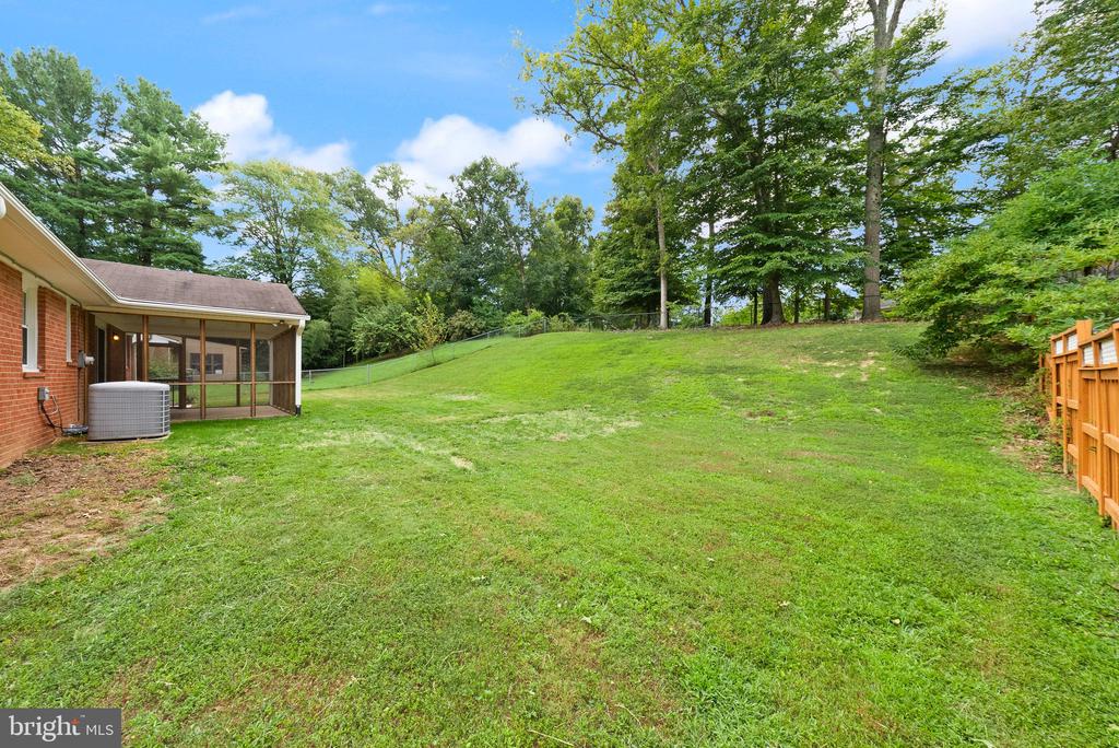 4426 ROCKCREST DRIVE