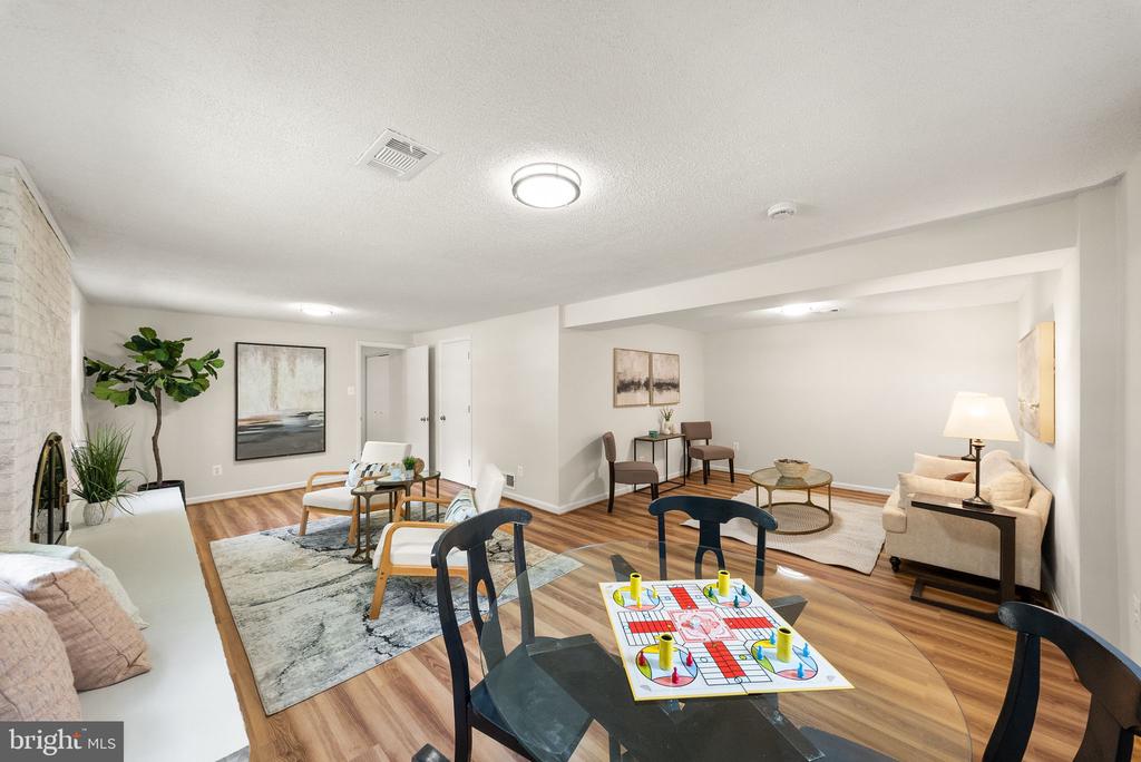 4426 ROCKCREST DRIVE