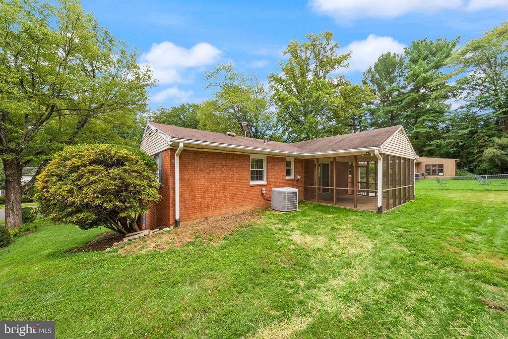 4426 ROCKCREST DRIVE