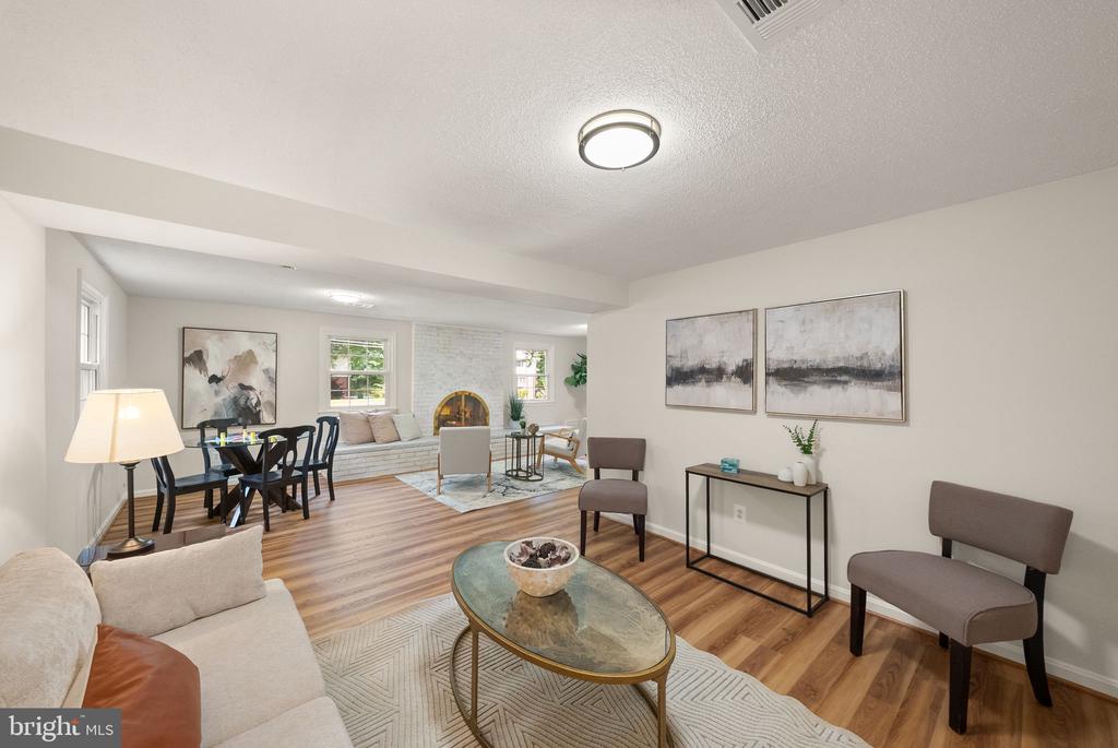 4426 ROCKCREST DRIVE