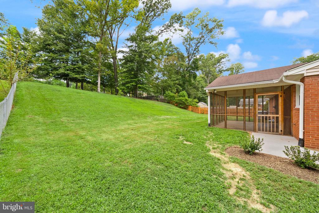 4426 ROCKCREST DRIVE