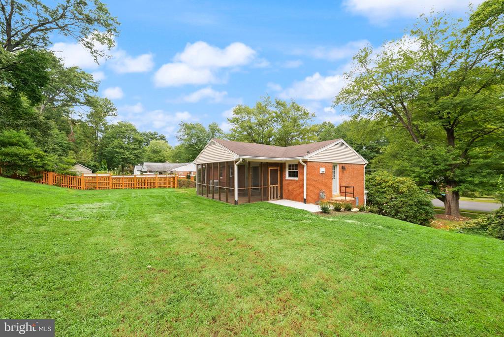 4426 ROCKCREST DRIVE