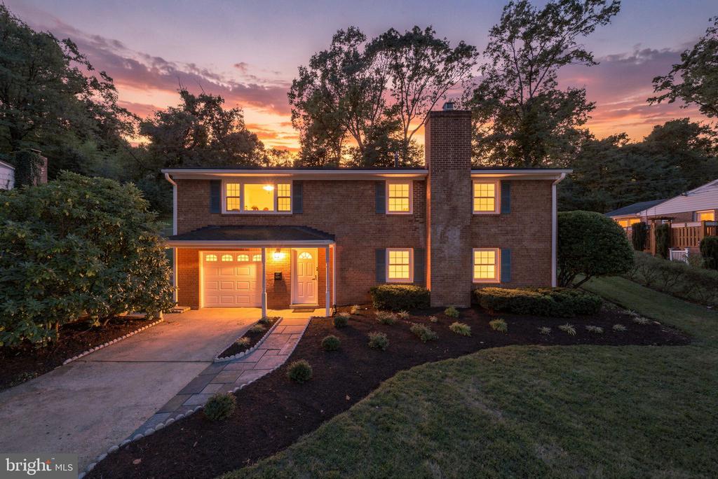 4426 ROCKCREST DRIVE