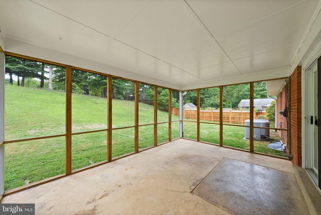 4426 ROCKCREST DRIVE
