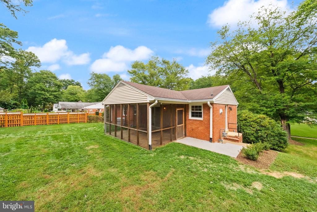 4426 ROCKCREST DRIVE