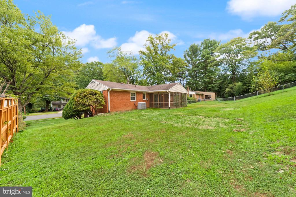 4426 ROCKCREST DRIVE