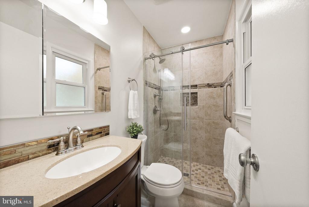 4426 ROCKCREST DRIVE