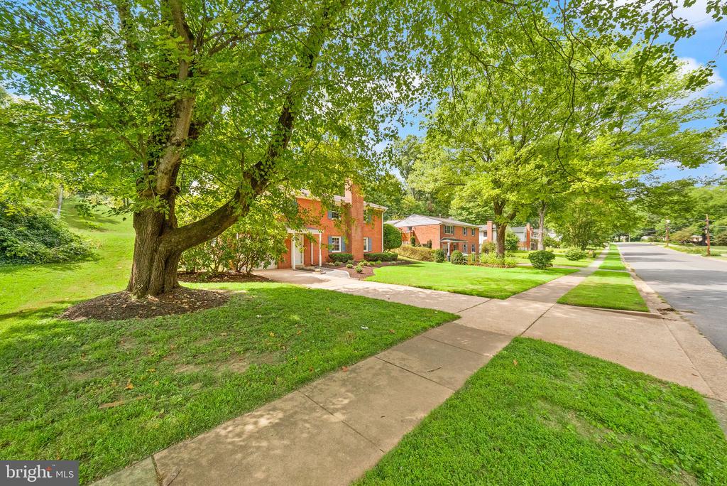 4426 ROCKCREST DRIVE