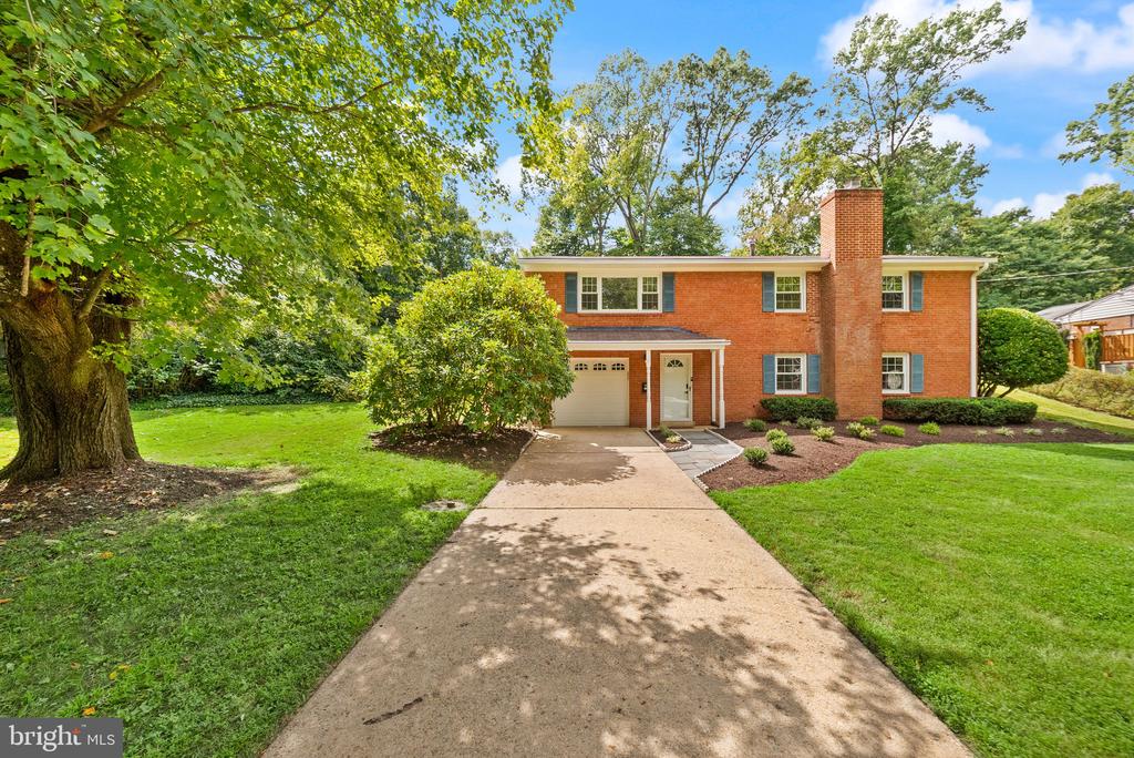 4426 ROCKCREST DRIVE