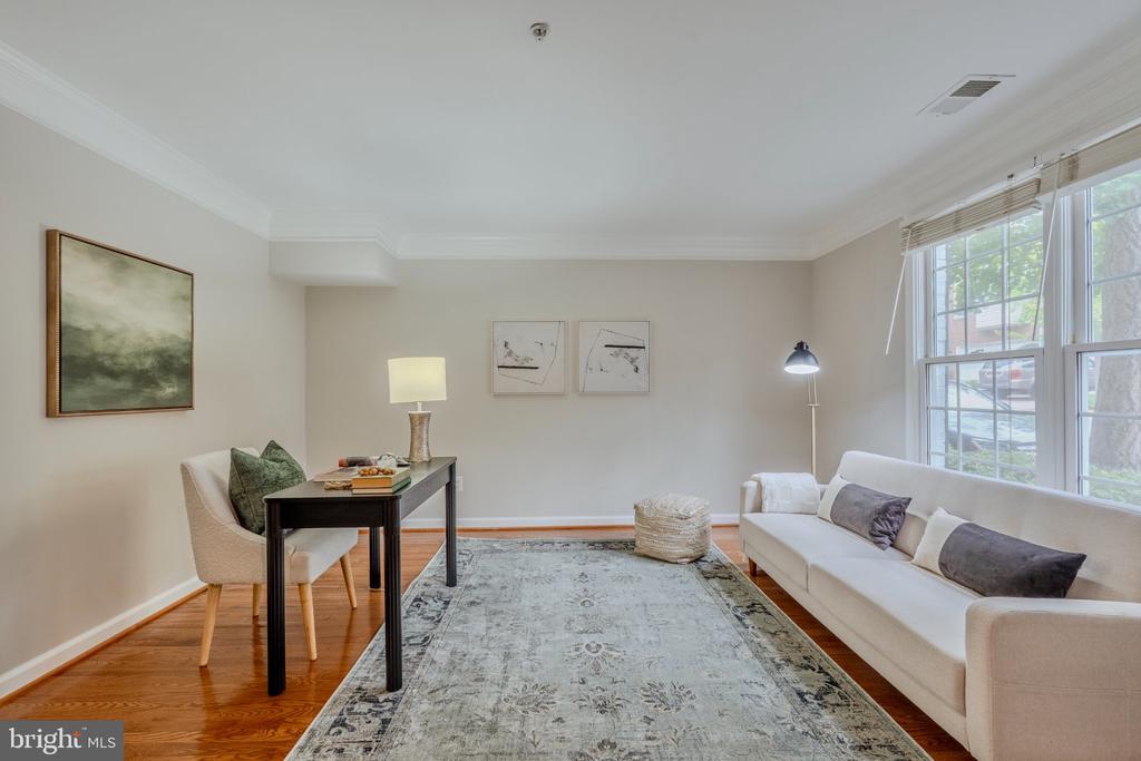 8816 HUNTING LODGE COURT