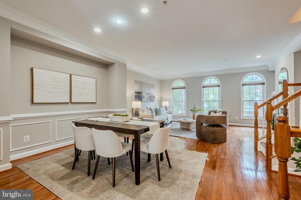 8816 HUNTING LODGE COURT
