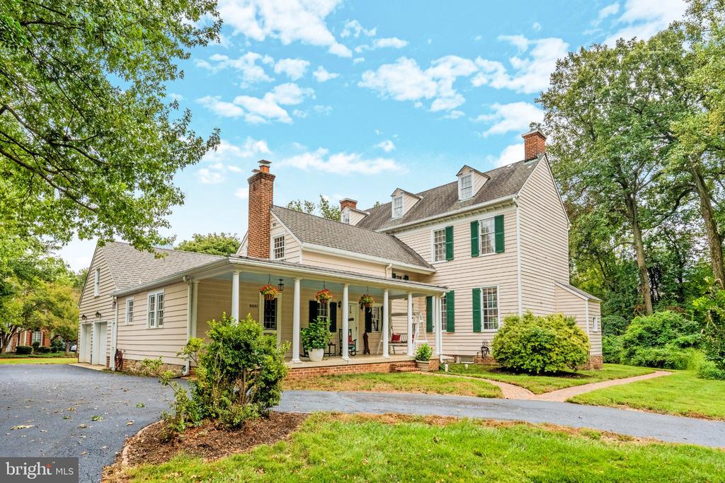 8816 HUNTING LODGE COURT