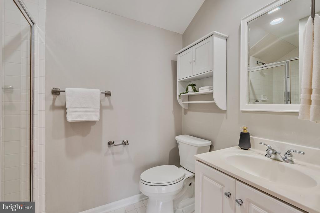 8816 HUNTING LODGE COURT