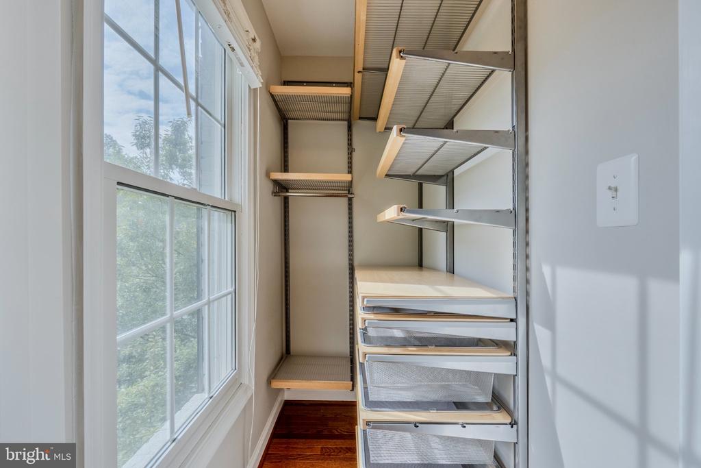 8816 HUNTING LODGE COURT