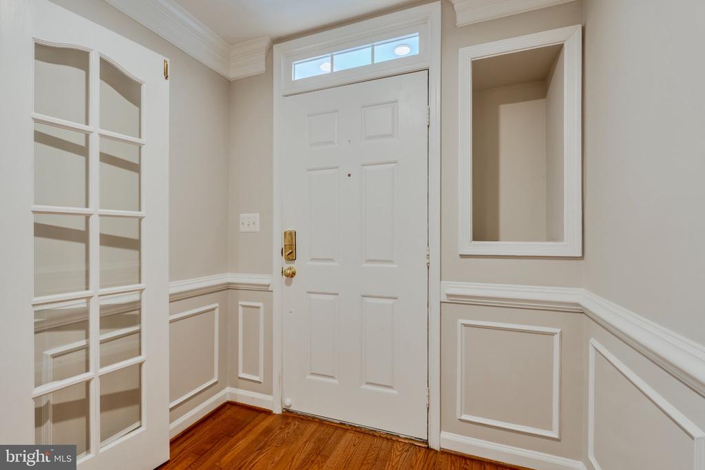8816 HUNTING LODGE COURT