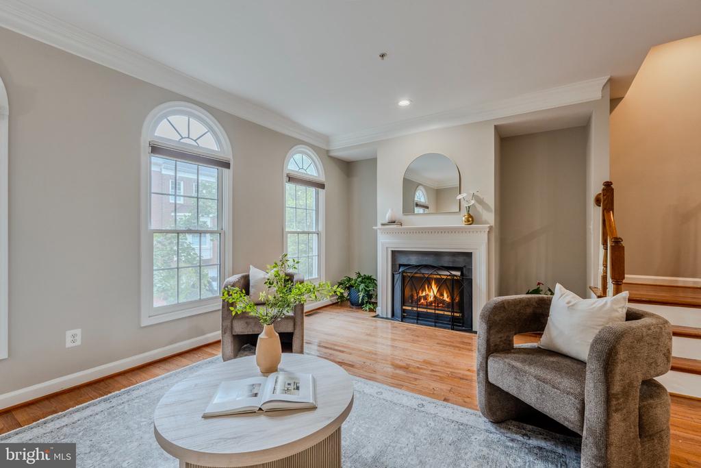 8816 HUNTING LODGE COURT