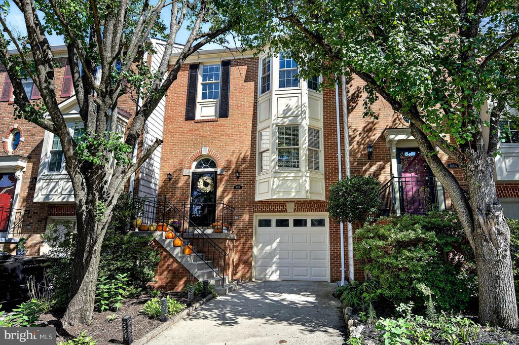 8006 TREVOR PLACE