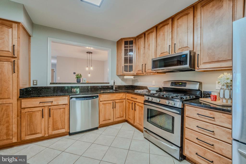 2318 HUNTERS RUN DRIVE Unit: 2318