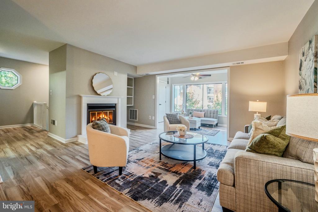 2318 HUNTERS RUN DRIVE Unit: 2318