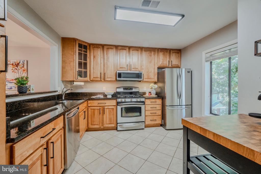 2318 HUNTERS RUN DRIVE Unit: 2318