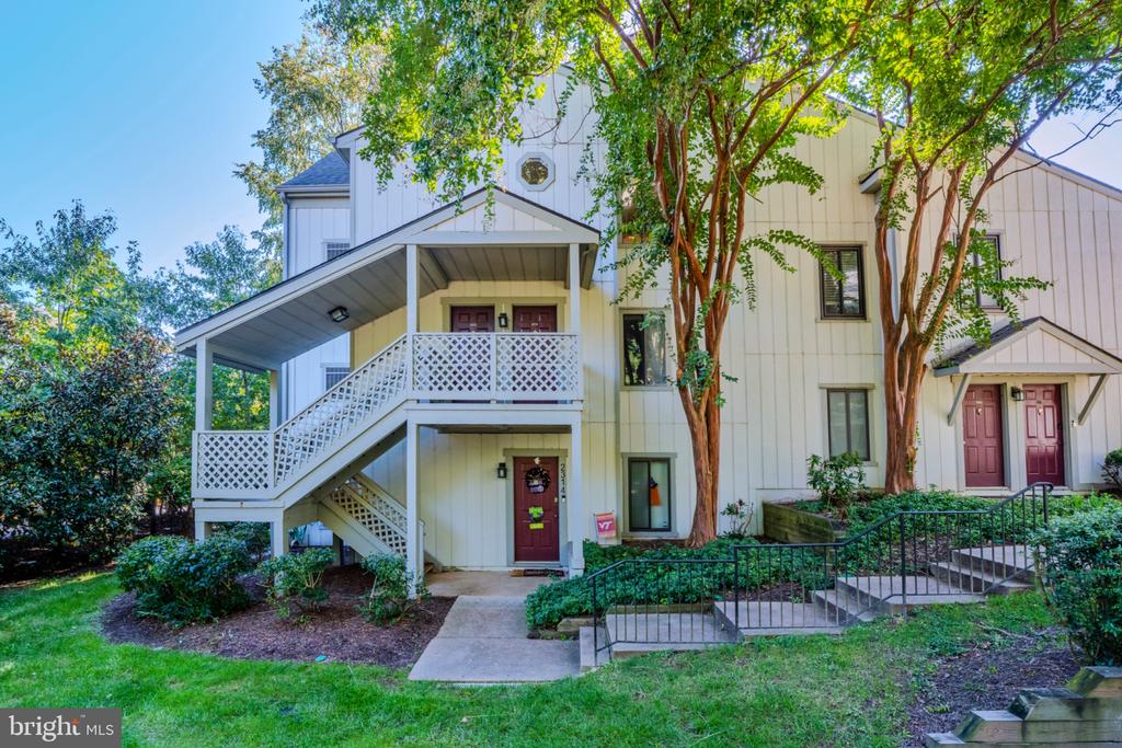 2318 HUNTERS RUN DRIVE Unit: 2318