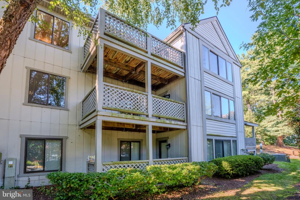 2318 HUNTERS RUN DRIVE Unit: 2318