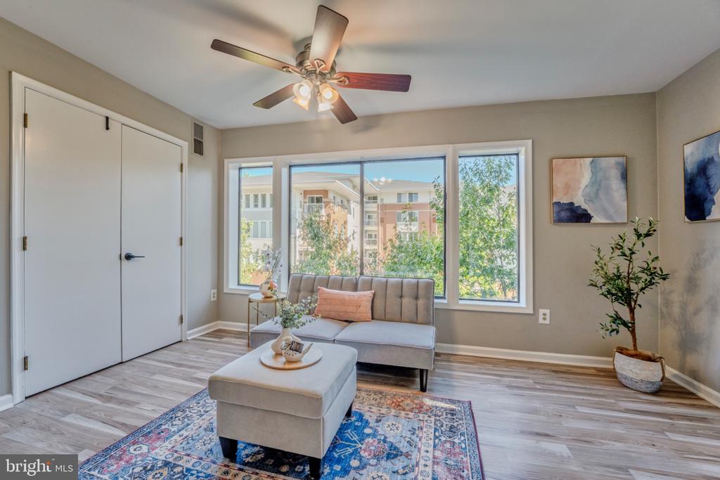 2318 HUNTERS RUN DRIVE Unit: 2318
