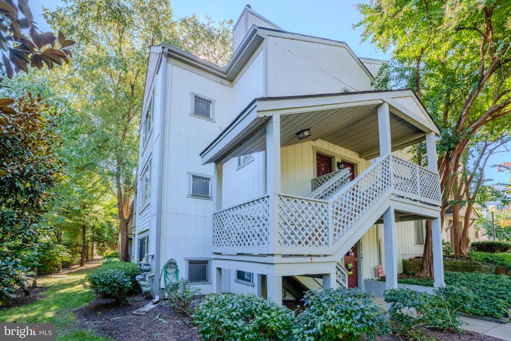 2318 HUNTERS RUN DRIVE Unit: 2318