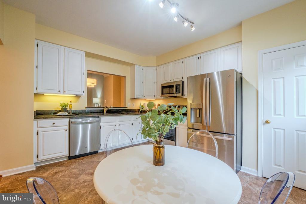 1213 WEATHERSTONE COURT