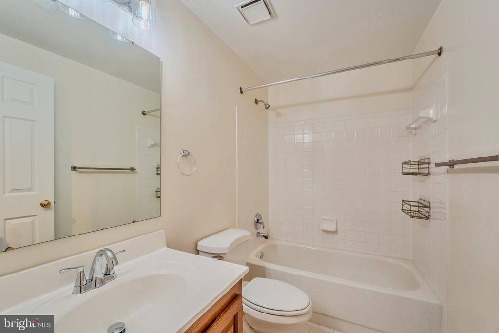 1213 WEATHERSTONE COURT
