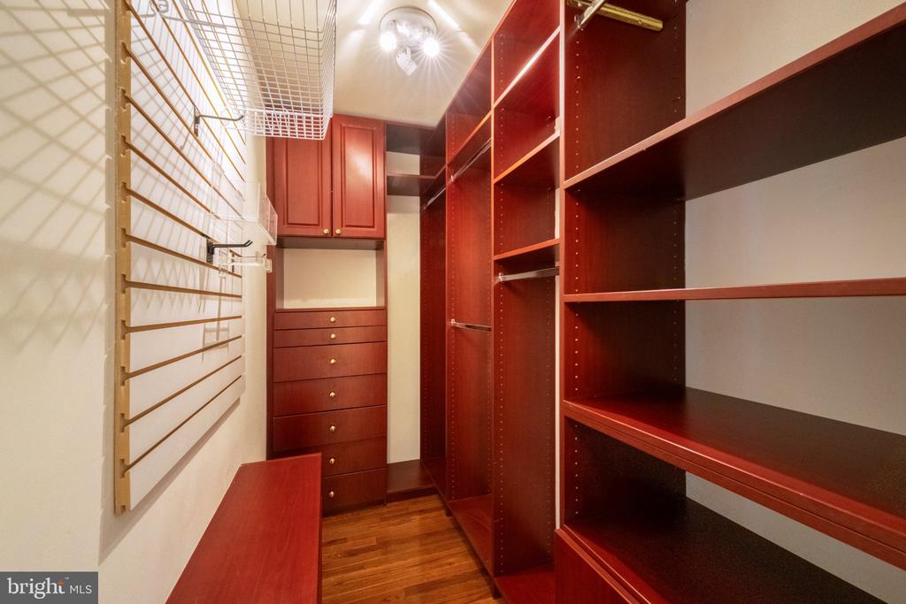 1213 WEATHERSTONE COURT