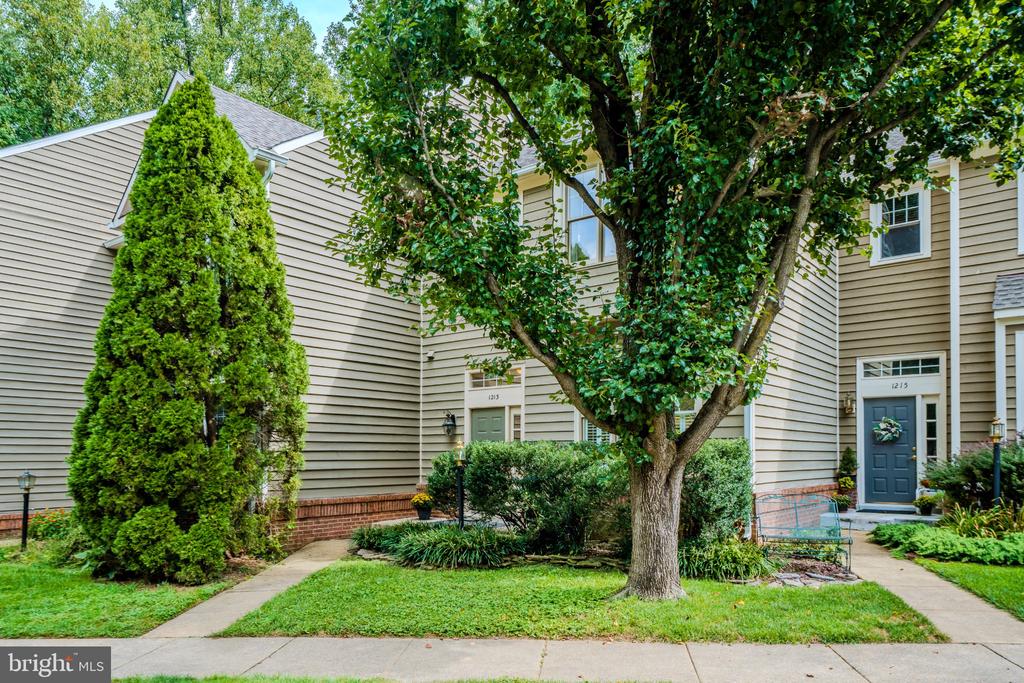 1213 WEATHERSTONE COURT