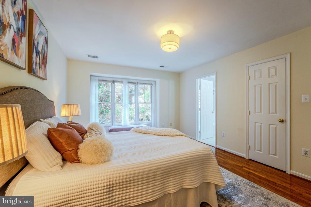 1213 WEATHERSTONE COURT