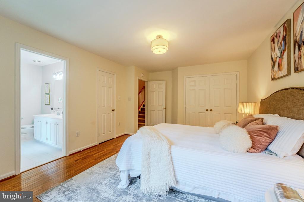 1213 WEATHERSTONE COURT