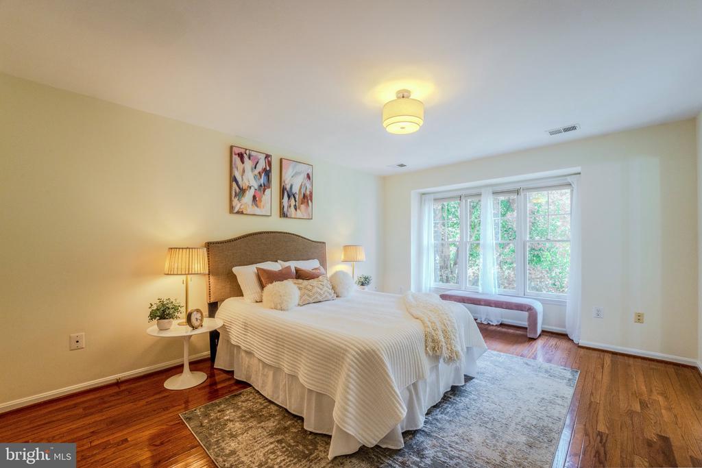 1213 WEATHERSTONE COURT