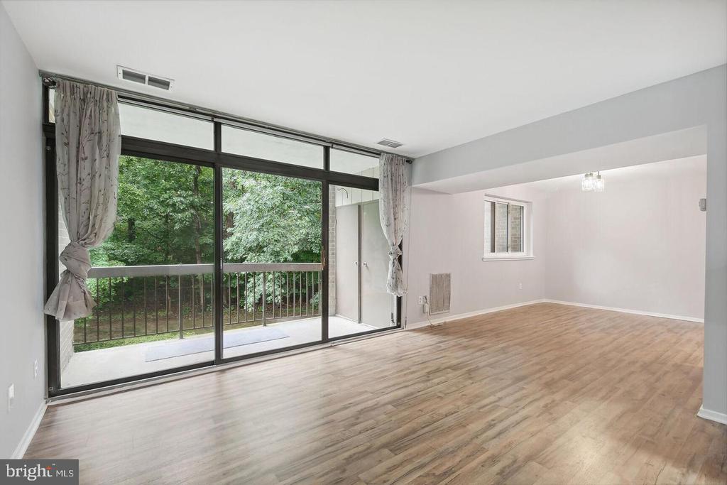 1635 PARKCREST CIRCLE Unit: 8D/201
