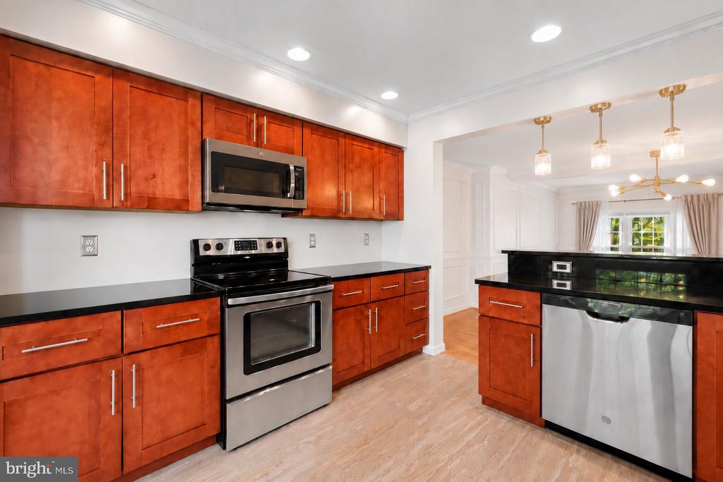 4528 SHOAL CREEK COURT