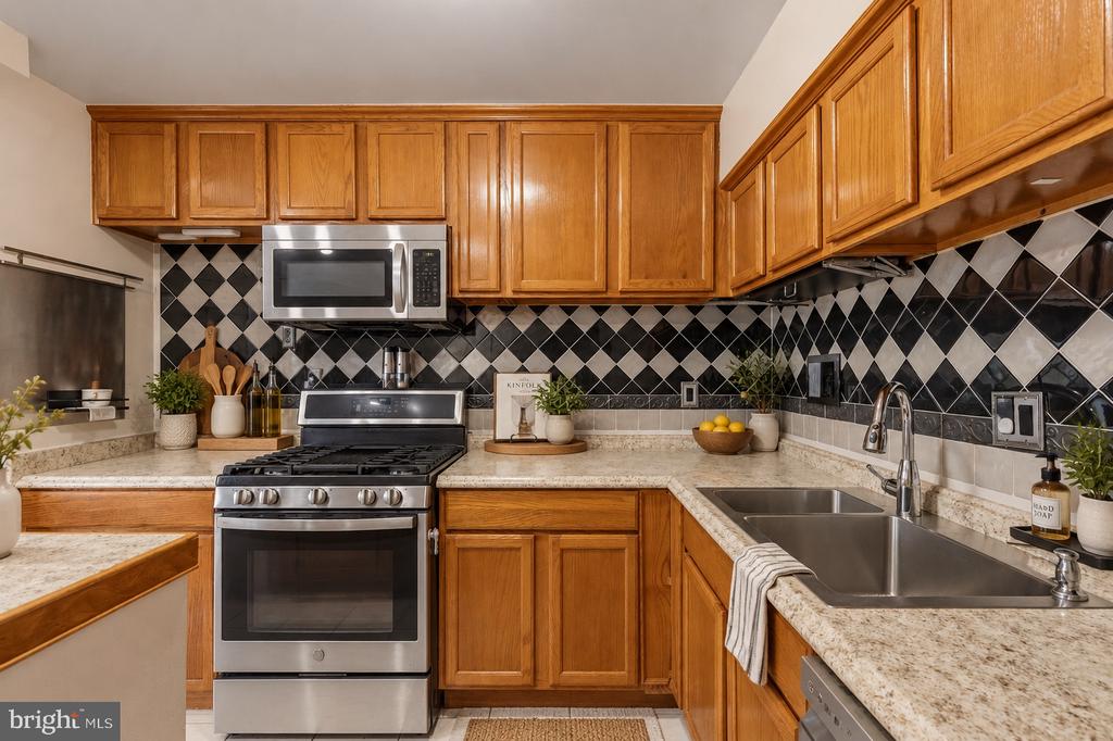 2638 FORT FARNSWORTH ROAD Unit: 118