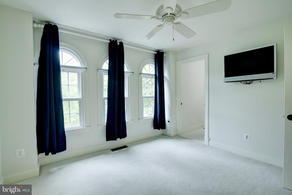 12198 CHANCERY STATION CIRCLE