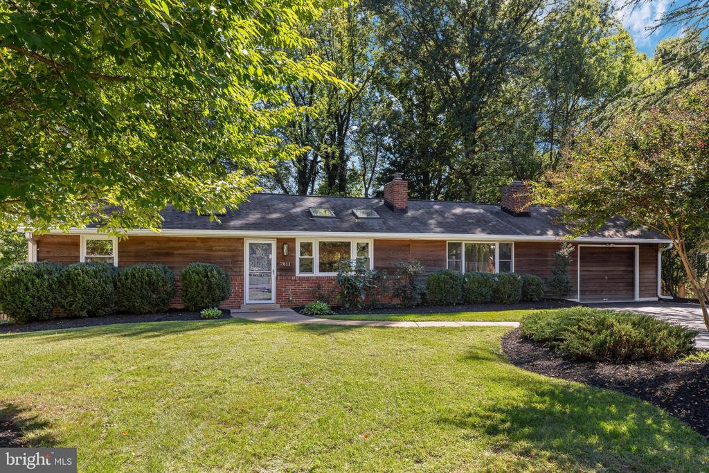 7811 MARTHAS LANE