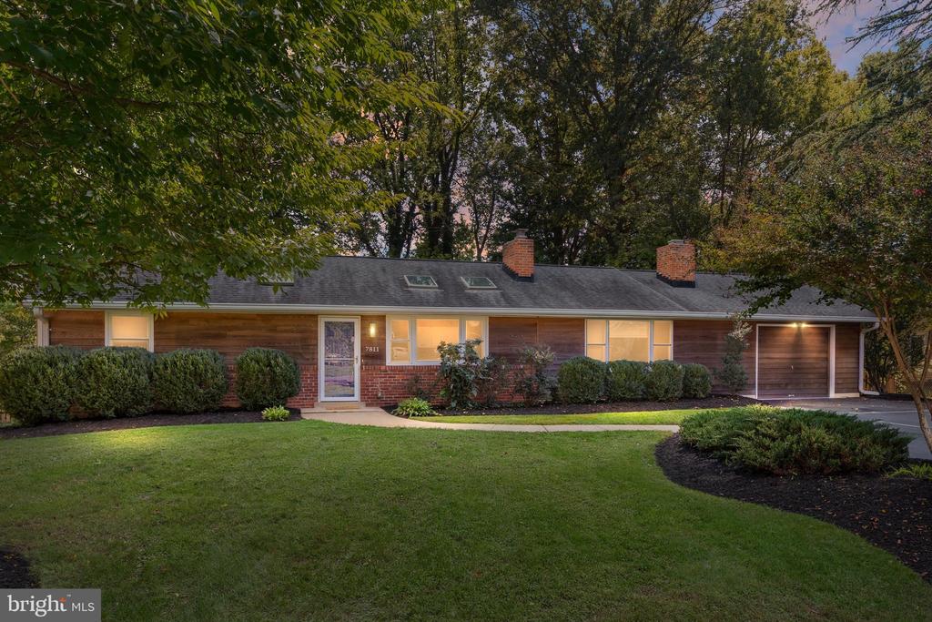 7811 MARTHAS LANE