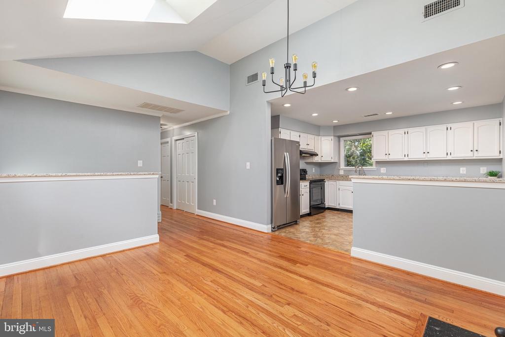 7811 MARTHAS LANE