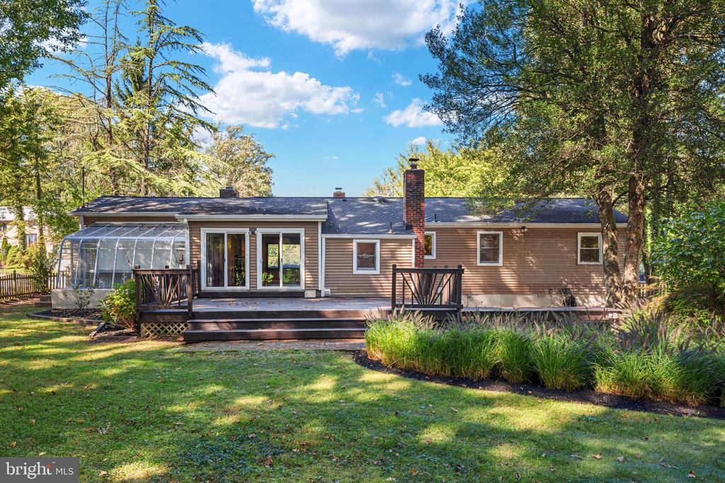 7811 MARTHAS LANE