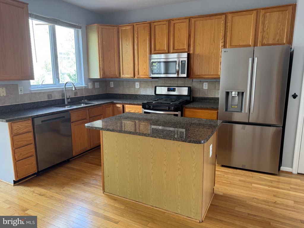 2519 JAMES MONROE CIRCLE