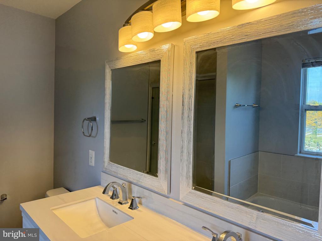 2519 JAMES MONROE CIRCLE