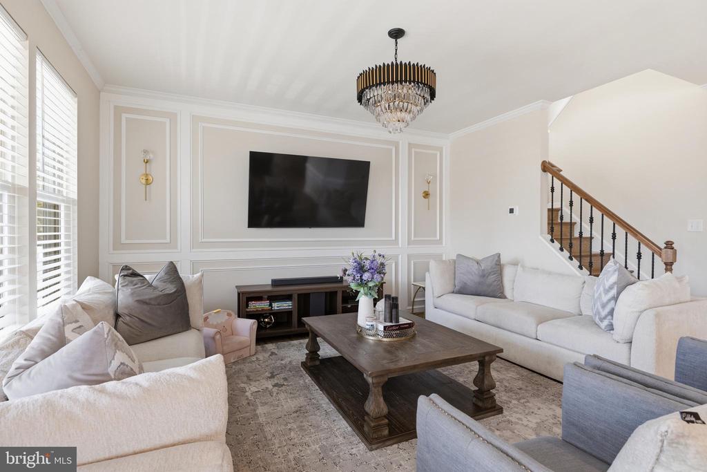 8117 LYMAN COURT