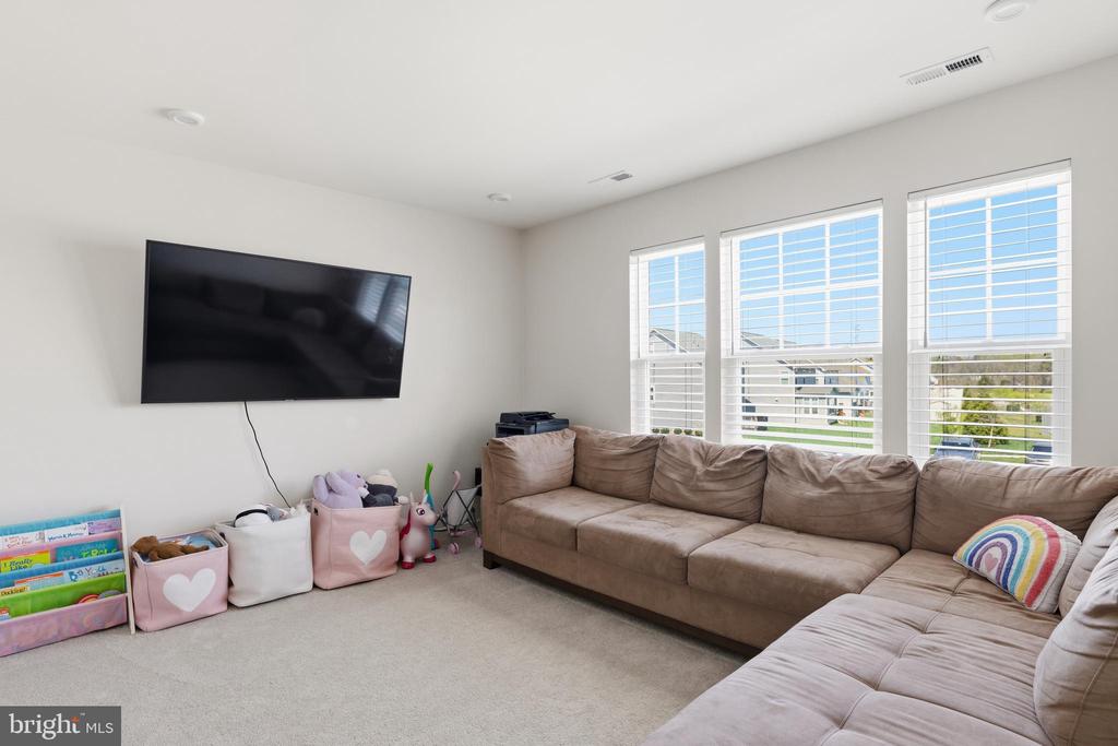 8117 LYMAN COURT