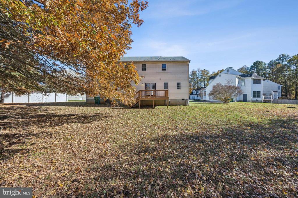 1706 HOUNDS WAY