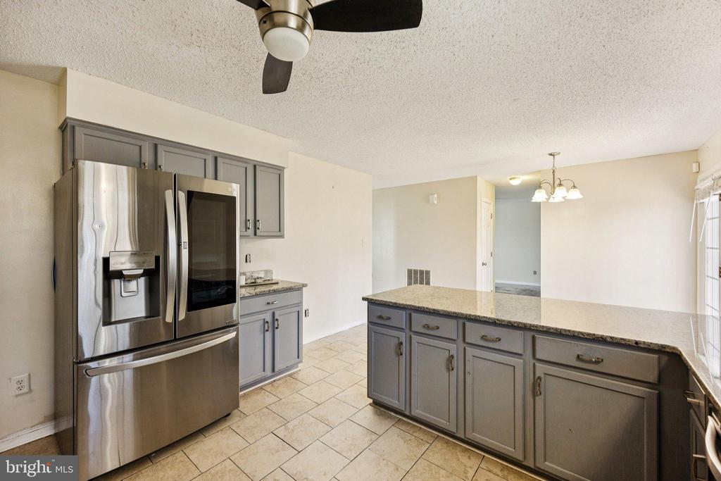 1706 HOUNDS WAY